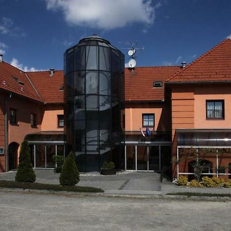 Zamecky Hotel Zlaty Orel Границе Экстерьер фото