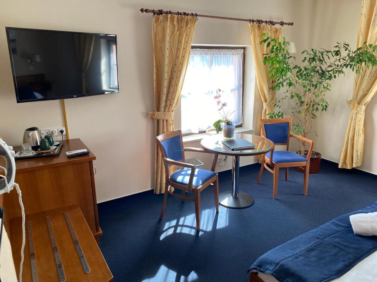 Zamecky Hotel Zlaty Orel Границе Экстерьер фото