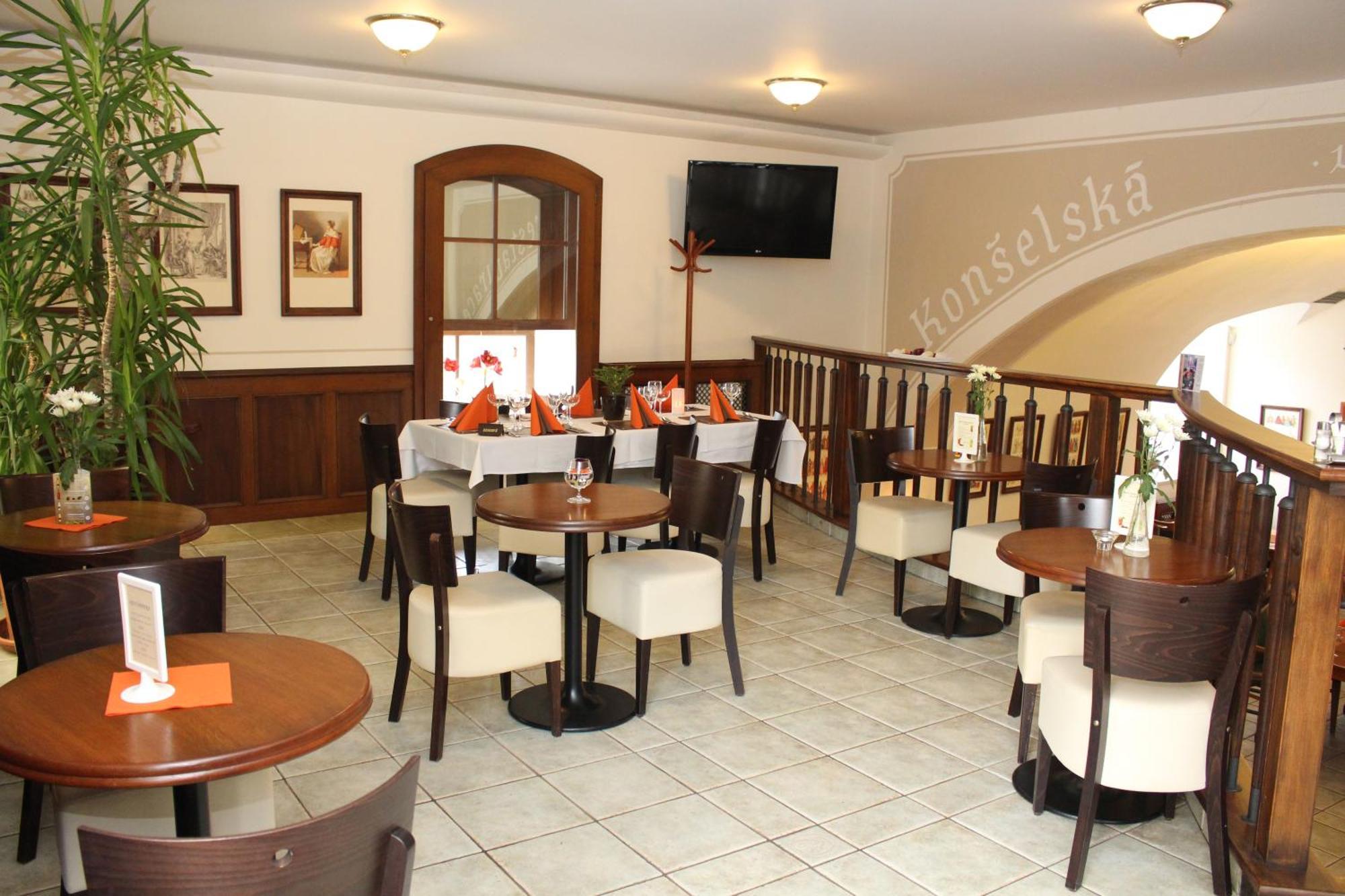 Zamecky Hotel Zlaty Orel Границе Экстерьер фото