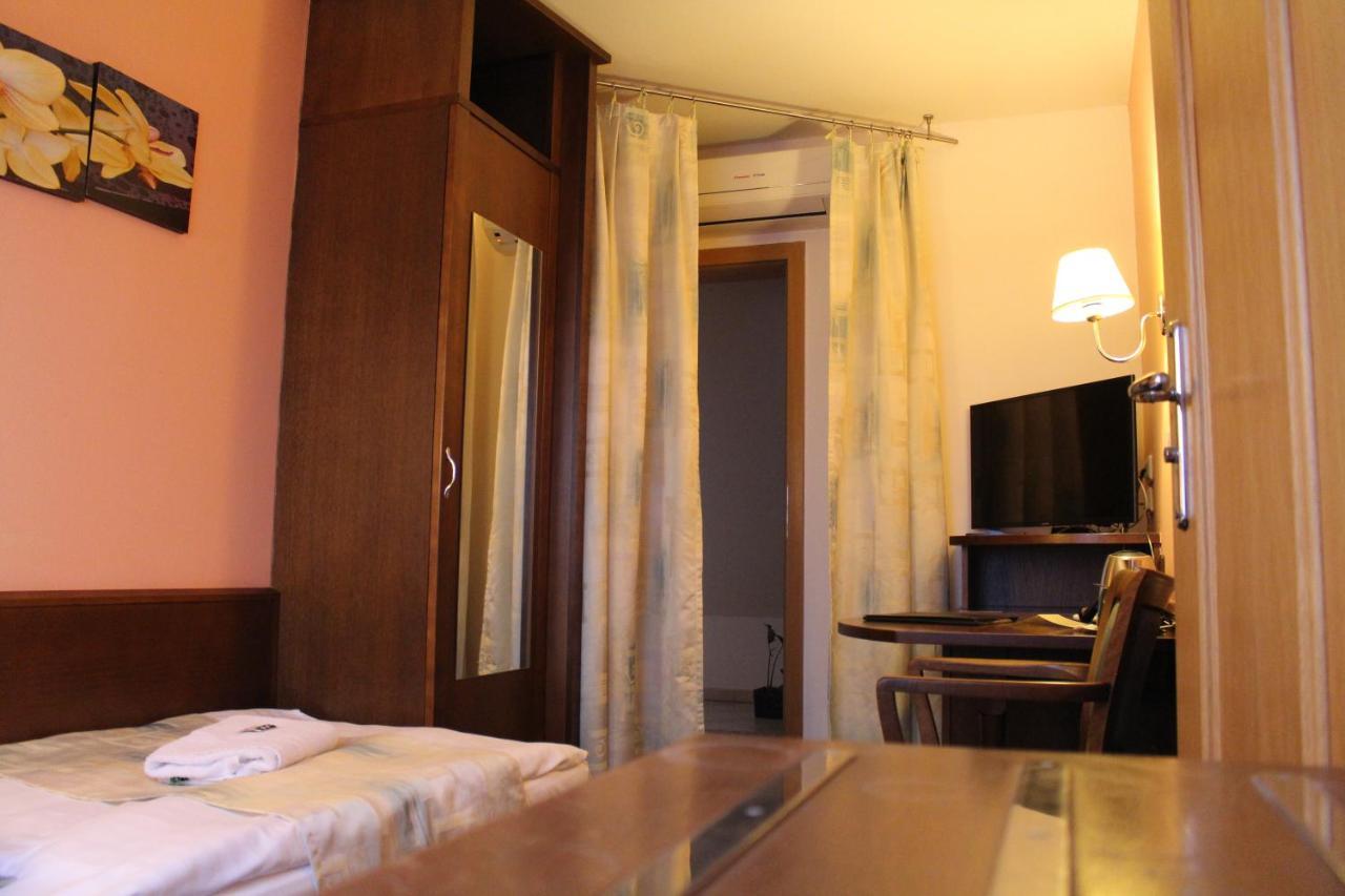Zamecky Hotel Zlaty Orel Границе Экстерьер фото