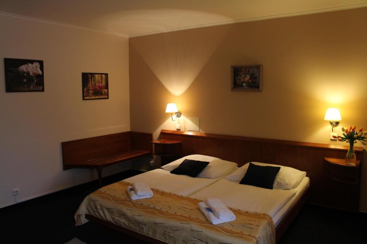 Zamecky Hotel Zlaty Orel Границе Экстерьер фото