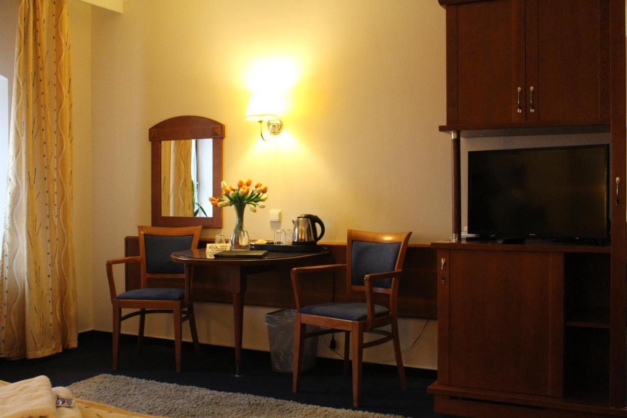 Zamecky Hotel Zlaty Orel Границе Экстерьер фото