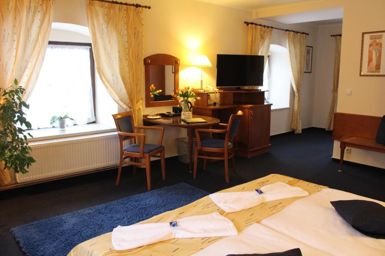 Zamecky Hotel Zlaty Orel Границе Экстерьер фото
